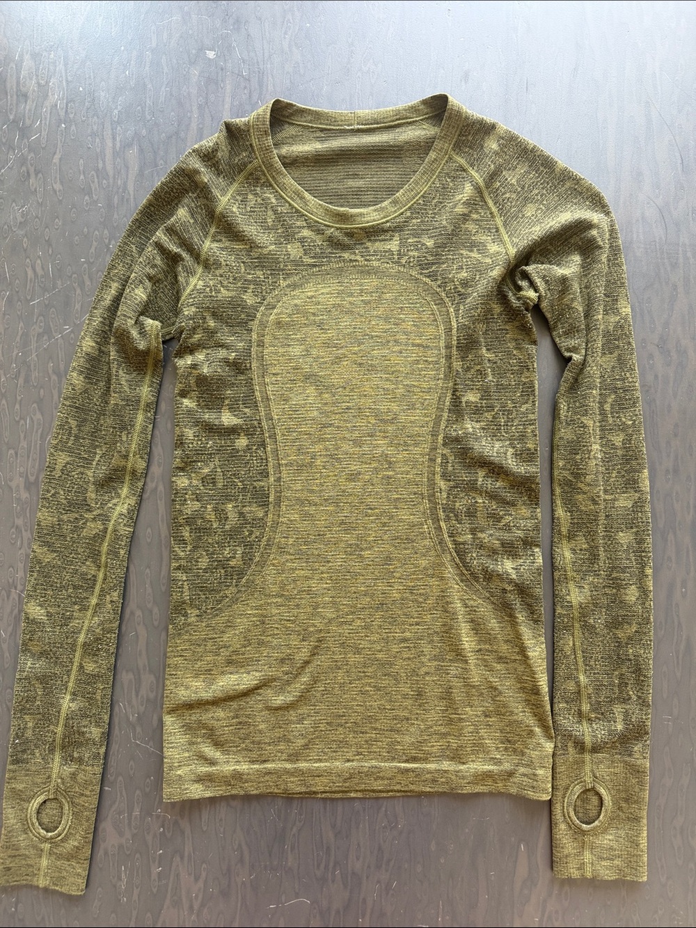 Lululemon Olive Green Long-Sleeve swiftly shirt